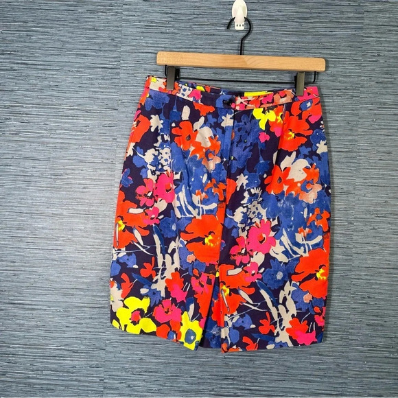 LOFT floral denim pencil skirt Petite Size 8 Floral Multicolor Blue Pink Yellow - Picture 3 of 7